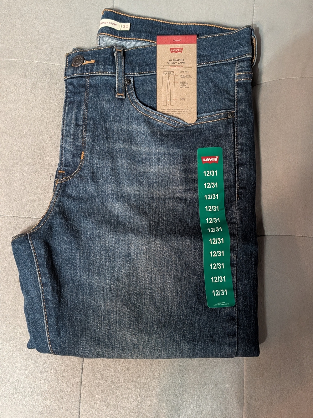 Levi's Women's 311 Shaping Skinny Capri Size 12, 31 Waist Nwt